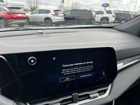 Used 2025 Chevrolet Equinox LT image 17