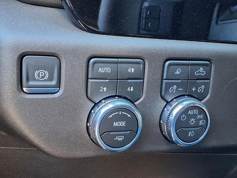 New 2026 GMC Sierra 1500 SLT image 15