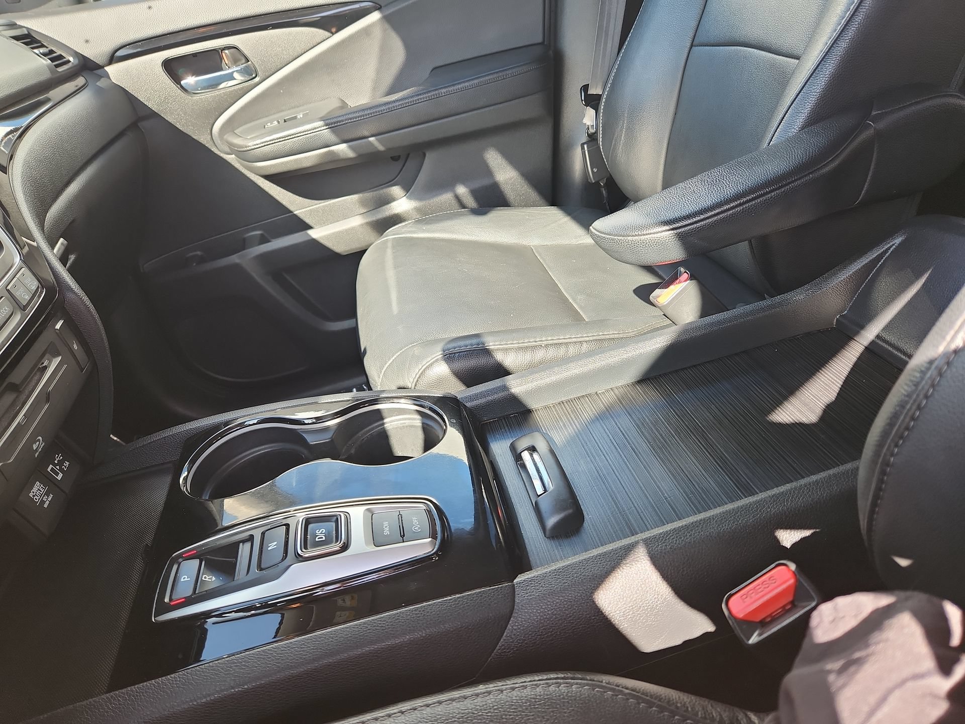 Used 2020 Honda Pilot Touring image 23