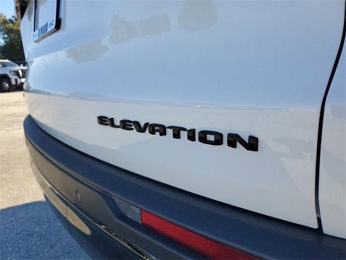 New 2026 GMC Acadia Elevation image 9