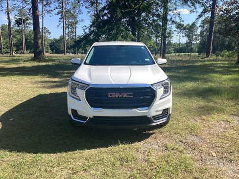 Used 2024 GMC Terrain SLE FWD image 8
