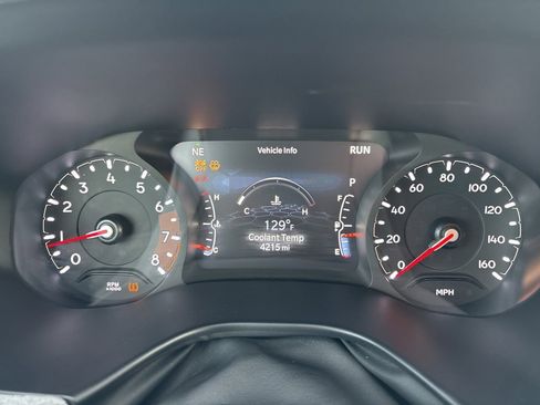 Used 2025 Jeep Compass Latitude image 12