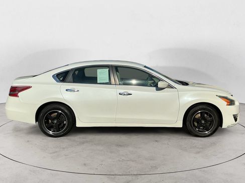 Used 2013 Nissan Altima 2.5 S FWD image 4