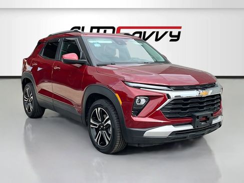 Used 2024 Chevrolet TrailBlazer LT FWD image 1