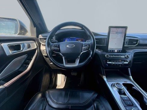 Used 2020 Ford Explorer Platinum w/ Premium Technology Package AWD/4WD image 8