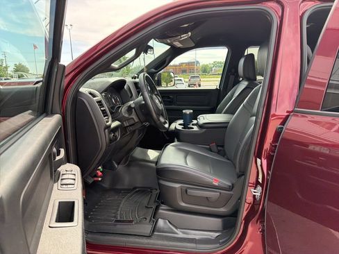 Used 2022 RAM 2500 Tradesman w/ Chrome Appearance Group AWD/4WD image 6