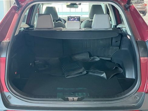 Used 2022 Toyota RAV4 XLE Premium AWD/4WD image 10