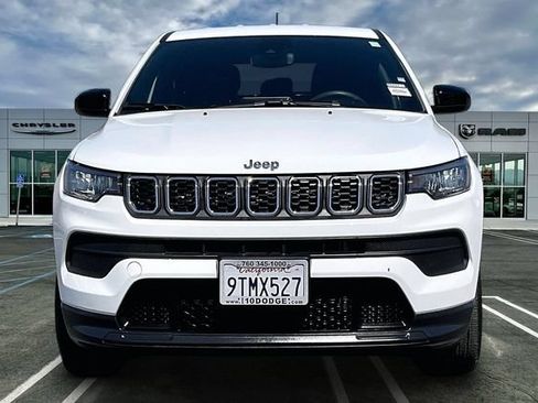 Used 2025 Jeep Compass Sport AWD/4WD image 2