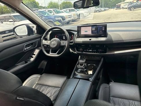 Used 2024 Nissan Rogue Platinum w/ Platinum Premium Package FWD image 23