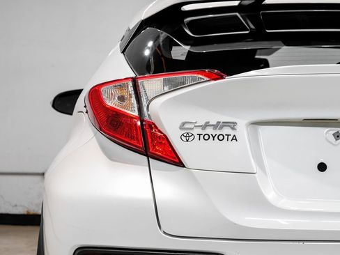 Used 2019 Toyota C-HR XLE image 53