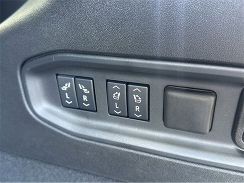 New 2026 Cadillac Vistiq Luxury image 32