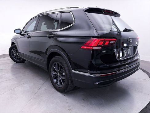 Used 2022 Volkswagen Tiguan SE FWD image 2
