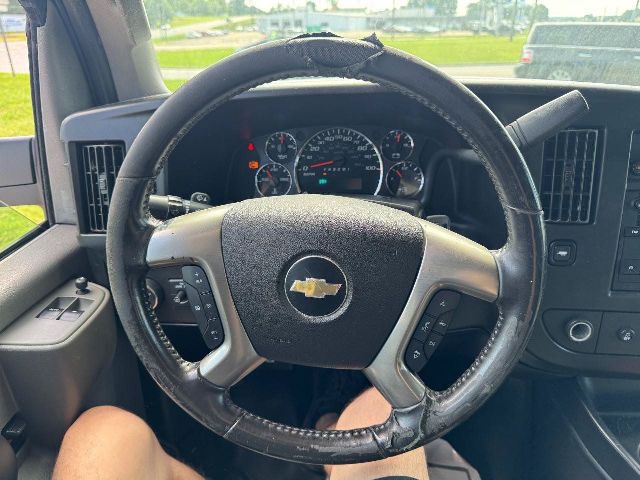 Used 2017 Chevrolet Express 2500 RWD image 30