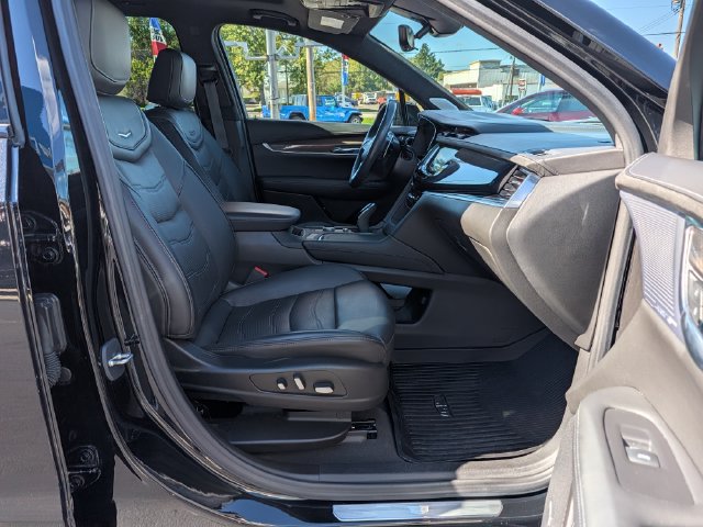 Used 2024 Cadillac XT6 Sport w/ Platinum Package AWD/4WD image 12