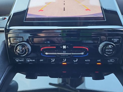 New 2025 Jeep Grand Cherokee Laredo X image 21