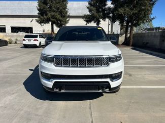Used 2023 Jeep Grand Wagoneer Series III w/ HD Trailer Tow Package video 2