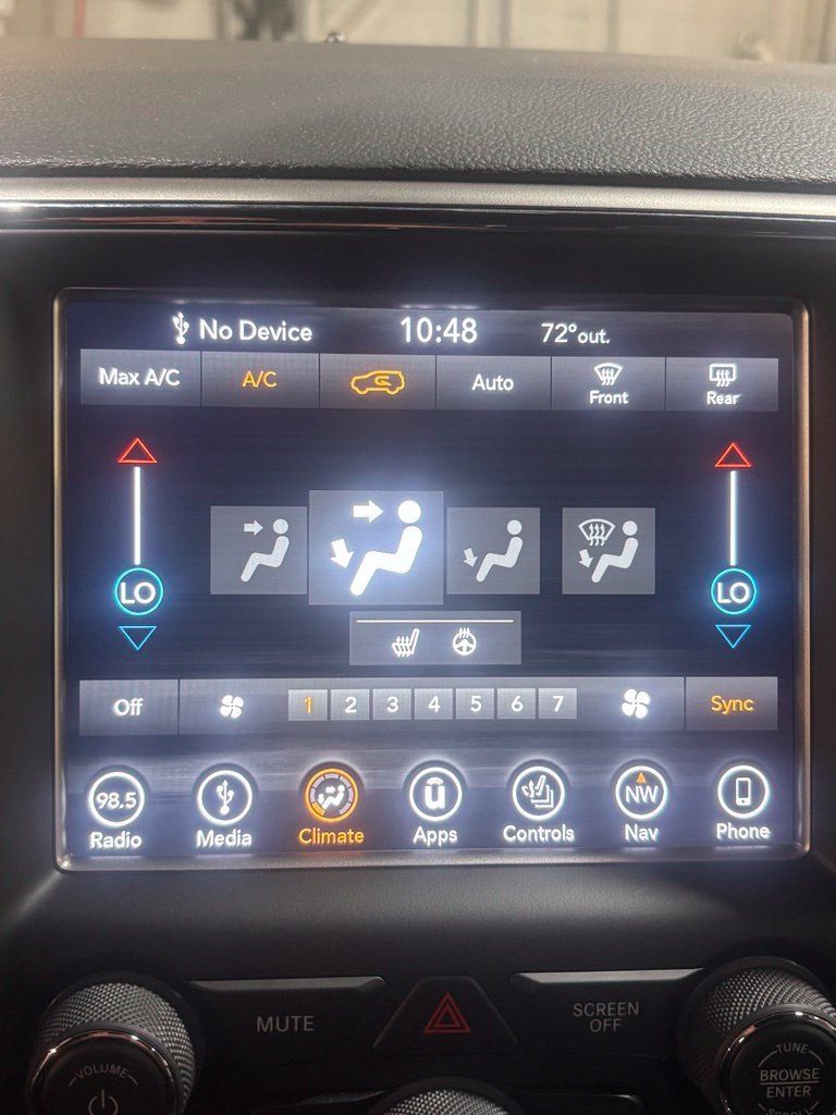 Used 2018 Jeep Grand Cherokee Limited AWD/4WD image 12