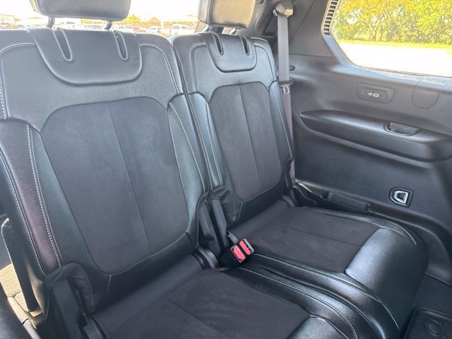 Used 2023 Jeep Grand Cherokee L Laredo RWD image 21