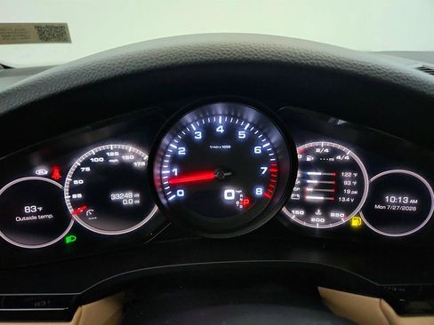 Used 2020 Porsche Cayenne AWD/4WD image 17