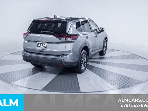 Used 2024 Nissan Rogue S FWD image 9