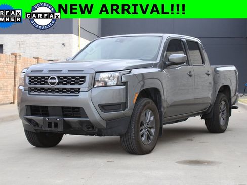 Used 2025 Nissan Frontier SV image 1