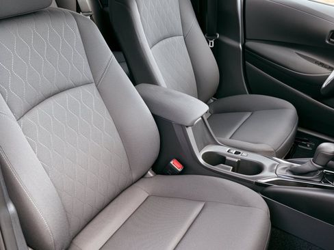Used 2025 Toyota Corolla LE FWD image 30