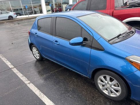 Used 2017 Toyota Yaris LE image 2