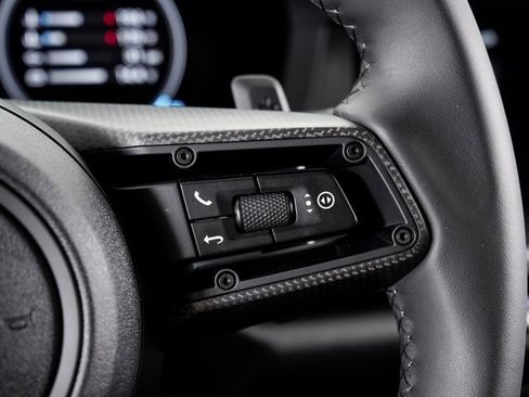 Used 2025 Porsche 911 Carrera image 16