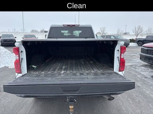 Used 2024 Chevrolet Silverado 2500 Custom w/ Custom Value Package image 3