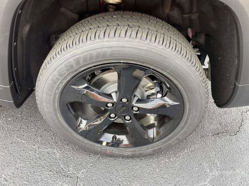 New 2025 Jeep Grand Cherokee L Altitude AWD/4WD image 39