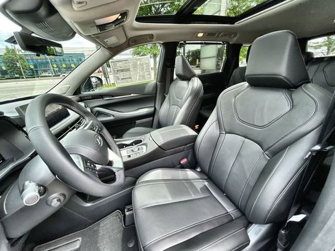 Certified 2024 INFINITI QX60 Sensory w/ Vision Package AWD/4WD image 11