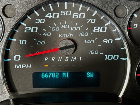 Used 2023 GMC Savana 2500 Extended w/ Driver Convenience Package image 15