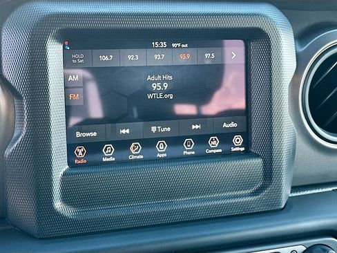 Used 2023 Jeep Wrangler Sport AWD/4WD image 14