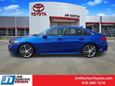 Used 2023 Honda Civic Touring image 4
