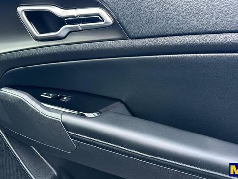 Used 2025 Kia Sportage EX w/ EX Premium Package image 20