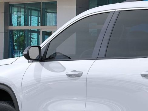 New 2026 Chevrolet Traverse LT w/ Driver Confidence Package FWD image 38
