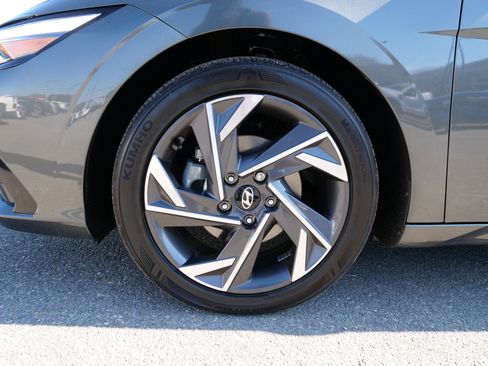 Used 2024 Hyundai Elantra SEL w/ Convenience Package image 13