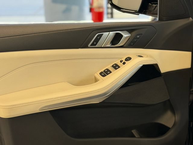 Used 2020 BMW X5 xDrive40i w/ M Sport Package AWD/4WD image 15