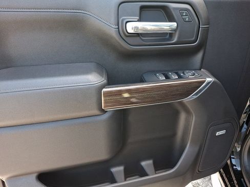 Used 2021 Chevrolet Silverado 1500 LT Trail Boss w/ Convenience Package II AWD/4WD image 12