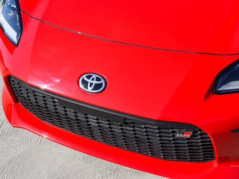 Used 2022 Toyota GR86 Premium image 8