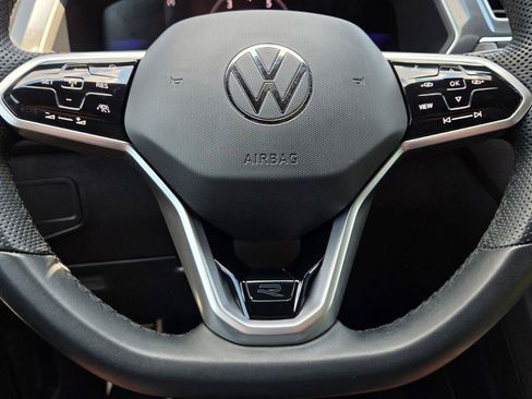 Used 2023 Volkswagen Tiguan SE R-Line FWD image 24