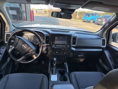 Used 2023 Nissan Frontier SV w/ SV Convenience Package image 16