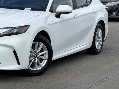 Certified 2025 Toyota Camry LE image 3