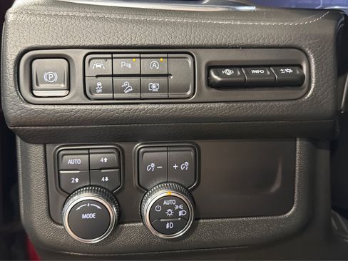 Used 2023 GMC Yukon XL Denali AWD/4WD image 21