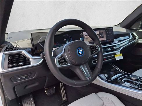 New 2026 BMW X5 xDrive50e w/ M Sport Package AWD/4WD image 3