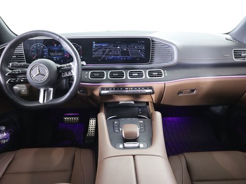 Used 2025 Mercedes-Benz GLS 450 4MATIC image 46