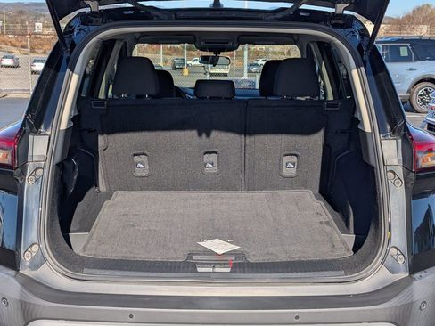 Used 2023 Nissan Rogue S image 9