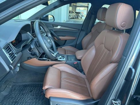 Used 2023 Audi Q5 e Prestige w/ Prestige Package image 11