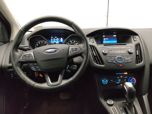Used 2016 Ford Focus SE w/ SE Sport Package image 22