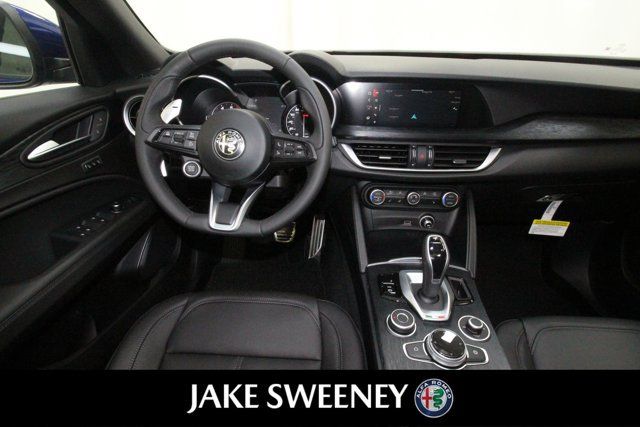 Used 2022 Alfa Romeo Stelvio Sprint AWD/4WD image 14